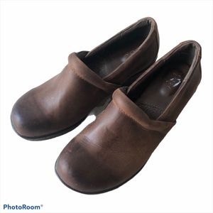 Brown leather b.o.c. clogs